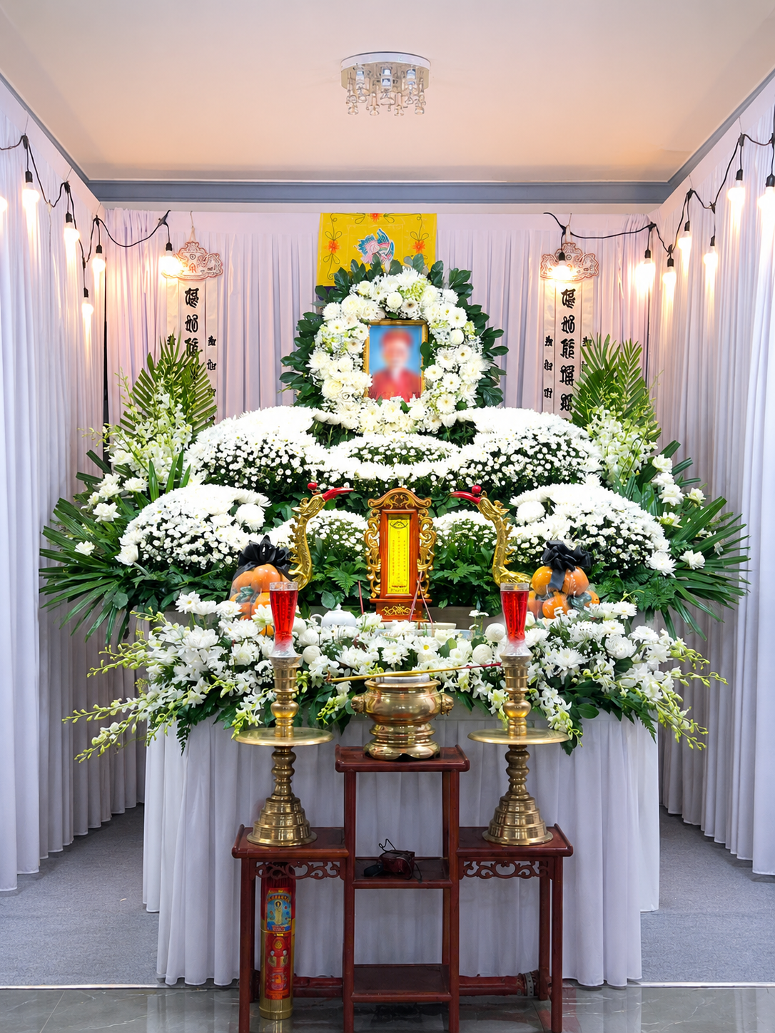 Mẫu Hoa Mới Mang Theo Lòng Thành Kính - Xinduola
